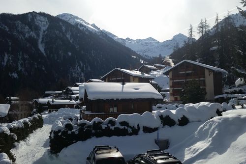 Chalet du Bourg: La Tzoumaz, 4 Vallees, Switzerland. Mountain views