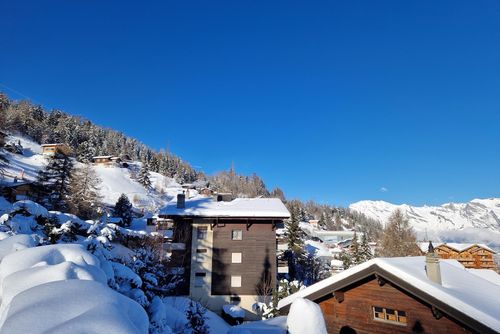Apartment Appartement Valena 5: La Tzoumaz, 4 Vallees, Switzerland. Facade / entrance and Mountain views