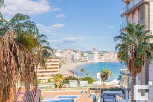 Calpe Beach II 2E Beautiful and comfortable apartment in Calpe, Costa Blanca, Spain with a communal pool for 4 persons. The apartment is situated close to restaurants and bars, shops and supermarkets, and is 25 m from Playa de Levante or La Fossa beach....