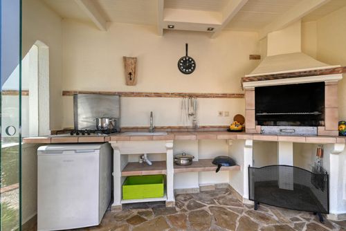 Puravida Bellissima e confortevole villa di lusso con piscina privata a Jávea, Costa Blanca, Spagna, per 6 persone. La villa è situata in una zona residenziale vicino alla spiaggia....