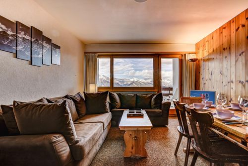 Apartment Appartement Mont Parrain 14: La Tzoumaz, 4 Vallees, Switzerland. Livingroom and Mountain views