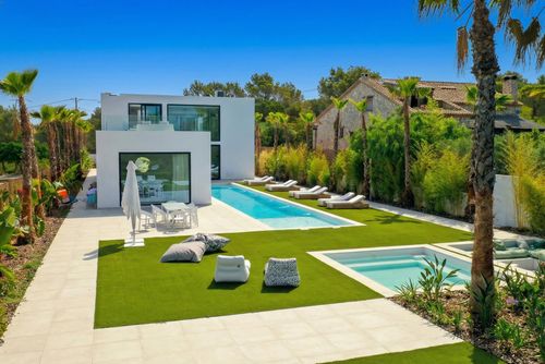 At 20 minutes drive from Sitges - Blue Sky    High Design   Amazing Villa  Very Calm Area Villa with private pool in Sitges, Costa Dorada, Spain for 14 persons. The house is situated in a rural, wooded, urban, and mountainous beach area....