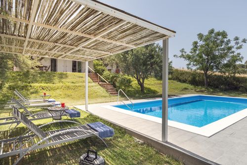 Villa Lilly Villa avec piscine privée à Menfi, Sicile, Italie pour 6 personnes. La villa est située dans une zone rurale en bord de mer et se trouve à 1 km de la plage....