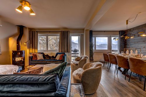 Appartement Mont Parrain 2627 with Sauna Large and luxurious apartment in La Tzoumaz, 4 Valleys, Switzerland for 10 persons. The apartment is situated in a mountainous area, close to restaurants and bars, within 50 m from the ski slope and within 50 m from the ski lift....