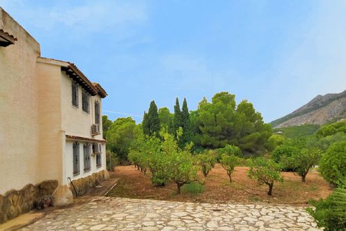 Villa 56 Villa in Altea, Costa Blanca, Spain for 6 persons.  The villa has 4 bedrooms and 3 bathrooms, spread over 2 levels....
