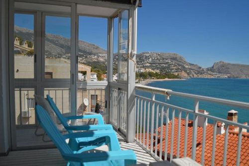 Garza Playa Charmant et accueillant appartement à Altea, Costa Blanca, Espagne pour 4 personnes. L'appartement est situé dans une zone résidentielle proche de la plage, à proximité de restaurants, bars et supermarchés, à seulement 25 m de la plage Playa la Olla et à 0,025 km de la mer Méditerranée....