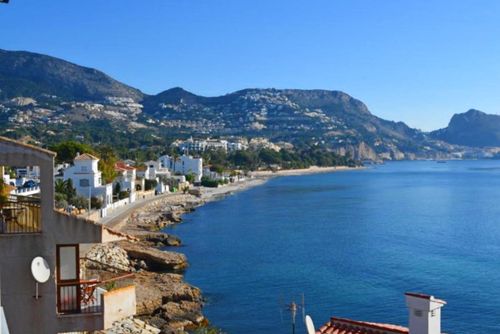 Garza Playa Schönes und helles Apartment in Altea, Costa Blanca, Spanien für 4 Personen. Das Apartment befindet sich in einem Wohngebiet in Strandnähe, nahe Restaurants, Bars und Supermärkten, 25 m vom Playa la Olla Strand und 0,025 km vom Mittelmeer entfernt....