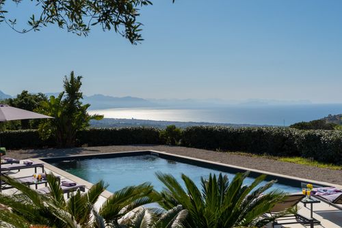 Villa Vittoria Villa with private pool in Cefalù, Sicily, Italy for 8 persons. The house is situated in a hilly and residential beach area....