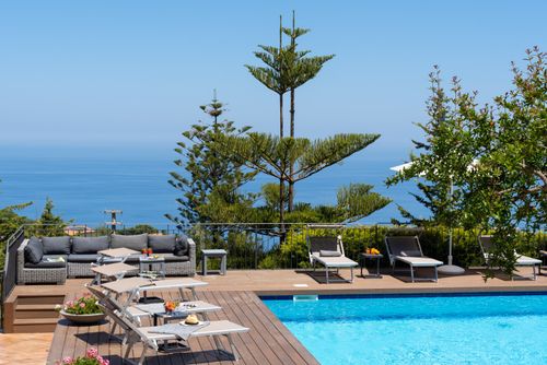 Villa Provenza Villa with private pool in Cefalù, Sicily, Italy for 16 persons. The house is situated in a hilly residential beach area and is 4 km from the beach....