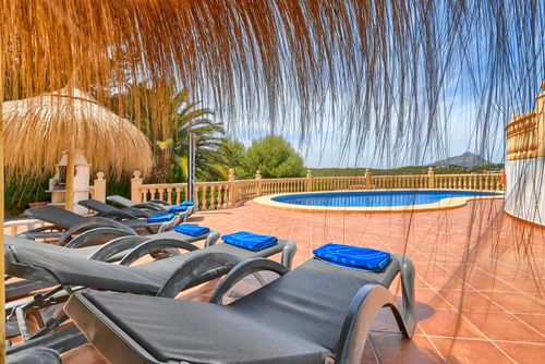Familia Magnifique et confortable villa avec piscine privée à Jávea, Costa Blanca, Espagne pour 6 personnes. La maison est située dans un quartier résidentiel près de la plage....