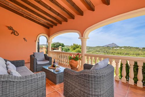 Familia Geweldige en comfortabele villa met privézwembad in Jávea, Costa Blanca, Spanje voor 6 personen. Het huis bevindt zich in een residentiële strandwijk....