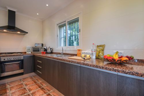 Familia Magnifique et confortable villa avec piscine privée à Jávea, Costa Blanca, Espagne pour 6 personnes. La maison est située dans un quartier résidentiel près de la plage....