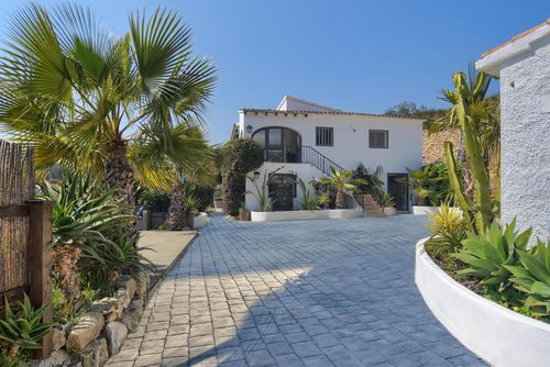 Oltavista 10 pax Große und komfortable Villa mit privatem Pool in Benissa, Costa Blanca, Spanien für 10 Personen. Das Haus befindet sich in einer hügeligen und Wohnstrandzone....