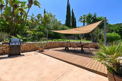Bogira Prachtige en romantische villa met privézwembad in Jávea, Costa Blanca, Spanje voor 8 personen. Het huis is gelegen in een heuvelachtig, bebost en residentieel gebied....