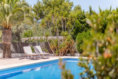 Eva Moderna y confortable villa en Jávea, Costa Blanca, España, con piscina climatizada para 6 personas. La casa está situada en una zona residencial de playa....