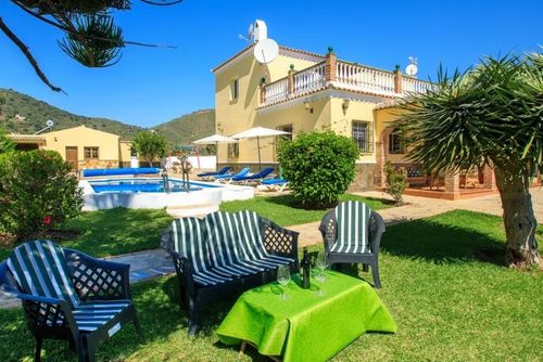 Nerja 014 Beautiful and comfortable villa in Nerja, Costa del Sol, Spain with private pool for 8 persons. The house is situated in a hilly and rural beach area and is 4 km from Burriana beach....