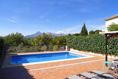 Casa Mimosa Geräumiges und komfortables Haus mit privatem Pool in Altea, Costa Blanca, Spanien für 5 Personen. Das Haus befindet sich in einer küstennahen, hügeligen Wohngegend und ist 2 km vom Strand Playa la Olla entfernt....