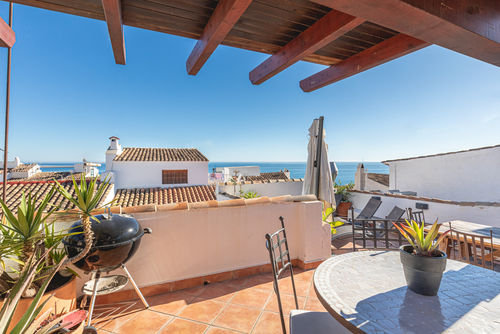 Altea Luxury old Town Geweldig en comfortabel huis in Altea, Costa Blanca, Spanje voor 6 personen. Het huis is gelegen in een kust- en woongebied, dicht bij restaurants en bars, winkels en supermarkten, en op 200 m van het strand van Altea....