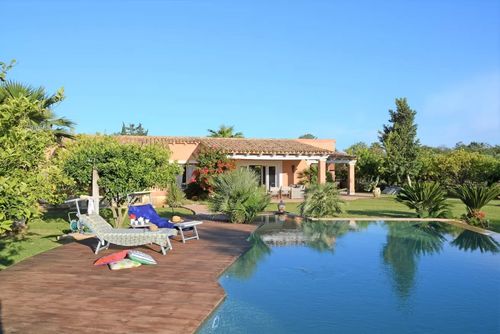 Villa Lumia Villa à Selinunte, Sicile, Italie avec piscine privée pour 6 personnes. La maison est située dans une zone rurale près de la plage....