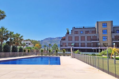 Las Lomas Appartement moderne et agréable avec piscine commune à Denia, Costa Blanca, Espagne pour 4 personnes. L'appartement est situé dans un quartier résidentiel, à proximité de restaurants et de bars, à 500 m de la plage de Les Deveses et à 3 km d'El Vergel....