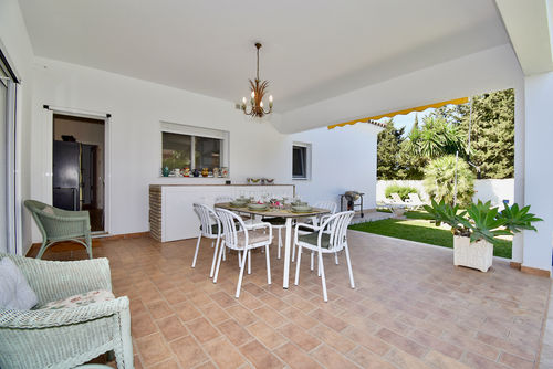 Leonita Moderne en comfortabele villa in Chiclana de la Frontera, Costa de la Luz, Spanje met privézwembad voor 6 personen. Het huis is gelegen in een landelijke strandomgeving....