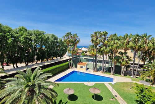Playa Molins Magnifique et confortable appartement avec piscine commune à Denia, Costa Blanca, Espagne, pour 6 personnes. L'appartement est situé dans une zone résidentielle proche de la plage, à proximité de restaurants, bars et supermarchés, à seulement 50 m de la plage Estanyó / Els Molins....