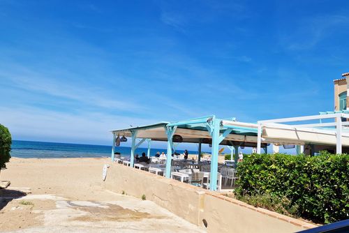 Playa Molins Schöne und komfortable Wohnung mit Gemeinschaftspool in Denia, Costa Blanca, Spanien, für 6 Personen. Die Wohnung befindet sich in einem Wohngebiet am Strand, in der Nähe von Restaurants, Bars und Supermärkten, nur 50 m vom Estanyó / Els Molins Strand entfernt....