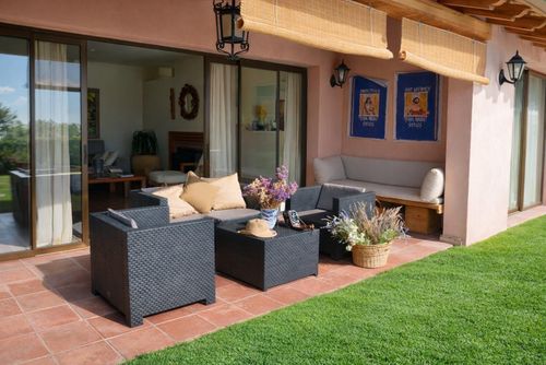 Sitges Julia con estilo Americano Mejicano  muy cuidada Vista impresionante   Area muy tranquila Villa de lujo en Sitges, Costa Dorada, España, con piscina privada para 8 personas. La villa se encuentra en una zona urbana de playa, montañosa y arbolada, a 1 km de la playa....