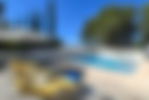 Basilmary Prachtige en comfortabele villa met privézwembad in Javea, Costa Blanca, Spanje voor 6 personen. De woning is gelegen in een residentiële strandomgeving en op 4 km van het strand La Grava in Javea....