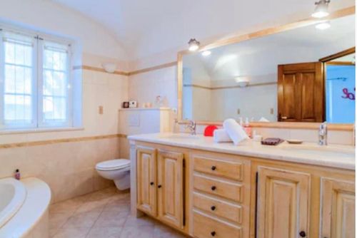 Magnifique avec piscine privée Villa  com piscina privada em Grasse, Côte d'Azur, France para 8 pessoas...