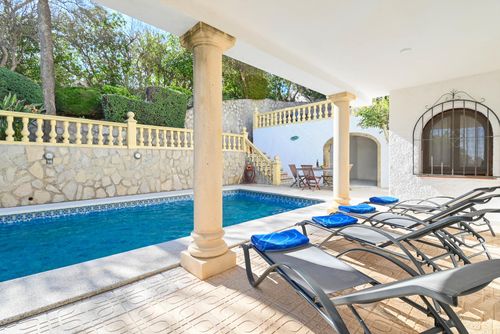 Milugar Schöne und fröhliche Villa in Jávea, Costa Blanca, Spanien mit privatem Pool für 8 Personen. Das Haus befindet sich in einem Wohnstrandgebiet....