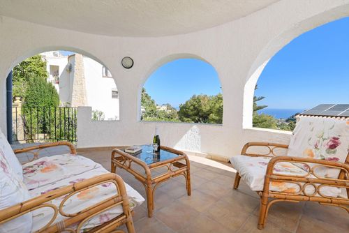 Milugar Schöne und fröhliche Villa in Jávea, Costa Blanca, Spanien mit privatem Pool für 8 Personen. Das Haus befindet sich in einem Wohnstrandgebiet....