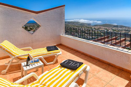 Dailly Appartement merveilleux et confortable à Benitachell, Costa Blanca, Espagne avec piscine commune pour 4 personnes. L'appartement est situé dans un quartier résidentiel de plage, à 3 km de la plage de Cala Moraig et à 3 km de Poble Nou de Benitachell....