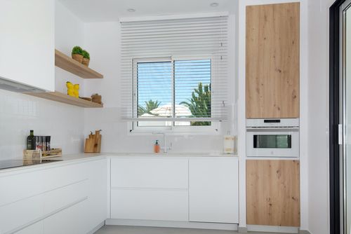 Villa La Bonita Wunderschöne und luxuriöse Villa mit beheiztem Pool in Moraira, Costa Blanca, Spanien, für 6 Personen. Die Villa befindet sich in einer hügeligen und Wohnstrandgegend, nur 2 km vom Ampolla-Strand entfernt....