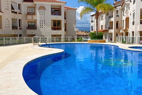 Font Rotja 108 Charmant et lumineux appartement à Albir, Costa Blanca, Espagne, avec piscine commune pour 4 personnes. L'appartement est situé dans une zone côtière et résidentielle, à proximité de restaurants et bars, magasins et supermarchés, et à 2 km de la plage d'Albir....