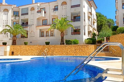 Font Rotja 108 Charmant et lumineux appartement à Albir, Costa Blanca, Espagne, avec piscine commune pour 4 personnes. L'appartement est situé dans une zone côtière et résidentielle, à proximité de restaurants et bars, magasins et supermarchés, et à 2 km de la plage d'Albir....