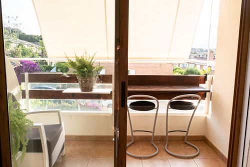 Font Rotja 108 Lovely and cheerful apartment in Albir, Costa Blanca, Spain with communal pool for 4 persons. The apartment is situated in a coastal and residential area, close to restaurants and bars, shops and supermarkets, and 2 km from Albir beach....