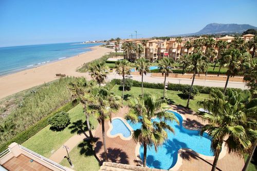 El Amanecer 93 by homeprive Superbe appartement avec piscine commune à Denia, Costa Blanca, Espagne pour 4 personnes. L'appartement est situé à proximité de restaurants, bars et supermarchés, et se trouve à 25 m d'un accès direct à la plage....