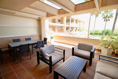 El Amanecer 93 by homeprive Superbe appartement avec piscine commune à Denia, Costa Blanca, Espagne pour 4 personnes. L'appartement est situé à proximité de restaurants, bars et supermarchés, et se trouve à 25 m d'un accès direct à la plage....