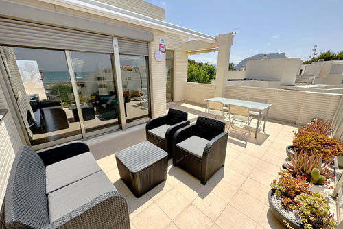 Tierra de Mar 05 by homeprive Schöne Wohnung in Denia, Costa Blanca, Spanien, mit einem Gemeinschaftspool für 4 Personen. Die Wohnung befindet sich in einem Wohngebiet am Strand, nahe Restaurants, Bars und Supermärkten und nur 25 m vom Strand entfernt....