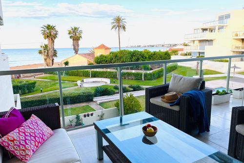 Tierra de Mar 94 by homeprive Smuk og komfortabel lejlighed med fælles pool i Denia, Costa Blanca, Spanien til 6 personer. Lejligheden ligger i et boligområde nær stranden, tæt på restauranter, barer, supermarkeder og kun 25 m fra stranden....