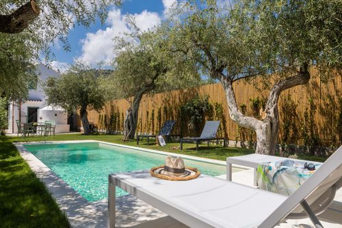 Casa Zammù Villa in Cefalù, Sizilien, Italien mit privatem Pool für 6 Personen. Das Ferienhaus befindet sich in einer Wohngegend am Strand und ist 1 km vom Strand entfernt....