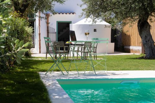 Casa Zammù Villa in Cefalù, Sizilien, Italien mit privatem Pool für 6 Personen. Das Ferienhaus befindet sich in einer Wohngegend am Strand und ist 1 km vom Strand entfernt....