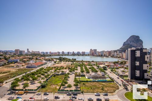 Alexia II 123 Schöne und komfortable Wohnung in Calpe, Costa Blanca, Spanien, mit Gemeinschaftspool für 5 Personen. Die Wohnung befindet sich in einer Wohngegend, nahe Restaurants und Bars, Geschäften und Supermärkten, und nur 500 m vom Strand entfernt....