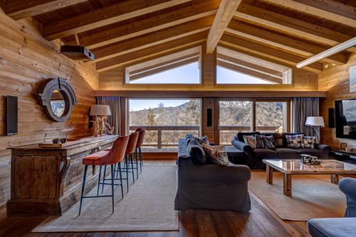 Chalet Flocon de Neige - jacuzzi - sauna Großzügiges und luxuriöses Ferienhaus in La Tzoumaz, 4 Täler, Schweiz für 16 Personen. Das Haus befindet sich in einer bergigen Gegend....