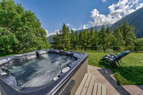 Chalet Flocon de Neige - jacuzzi - sauna Großzügiges und luxuriöses Ferienhaus in La Tzoumaz, 4 Täler, Schweiz für 16 Personen. Das Haus befindet sich in einer bergigen Gegend....