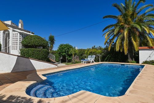 Imaja Große und klassische Villa in Xàbia, Costa Blanca, Spanien mit privatem Pool für 6 Personen. Das Haus befindet sich in einem Wohngebiet am Strand und ist 4 km vom Strand El Arenal, Xàbia, entfernt....