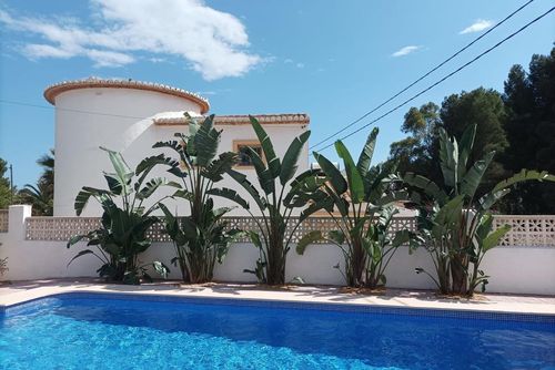 Villa Quiero Verte Grande et confortable villa à Benissa, Costa Blanca, Espagne avec piscine privée pour 8 personnes. La maison est située dans une zone côtière, vallonnée et urbaine à 4 km de la plage....
