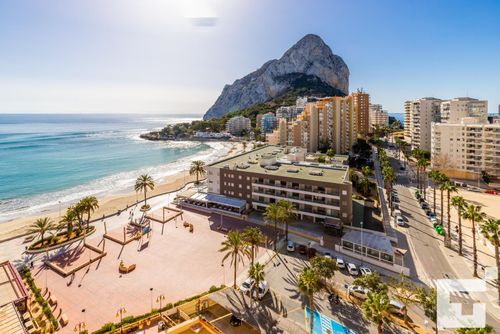 Zafiro 211B - Grupo Turis Comfortable apartment with communal pool in Calpe, Costa Blanca, Spain for 4 persons. The apartment is situated close to restaurants and bars, shops and supermarkets and at 25 m from Playa de la Fossa beach....