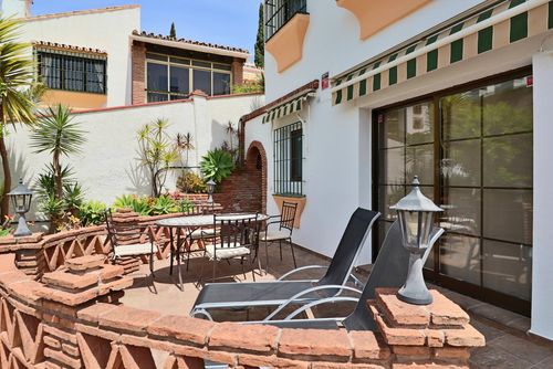 Pueblo Hidalgo Apartment with communal pool in Benalmádena, Andalusia, Spain for 4 persons. The apartment is situated in a hilly area, 1 km from Playa Carvajal beach, 3 km from Fuengirola and 1 km from the Mediterranean....